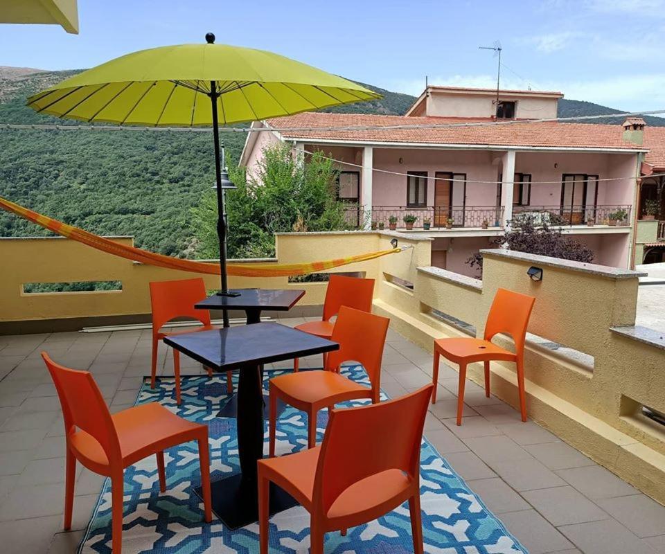 Sa Stiddiosa Guesthouse Gadoni ภายนอก รูปภาพ